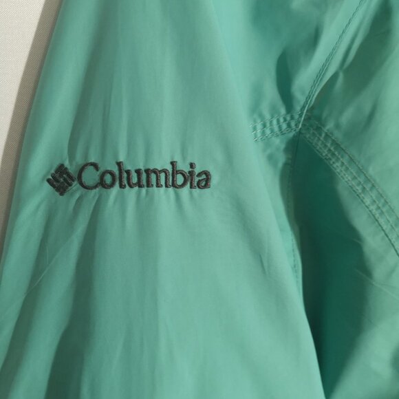 Columbia Ladies Omni - Shield Rain Jacket with Hood - Picture 3 of 9